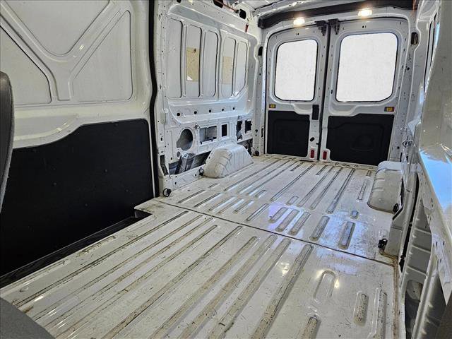 Used 2018 Ford Transit 250 148 Medium Roof RWD image 18