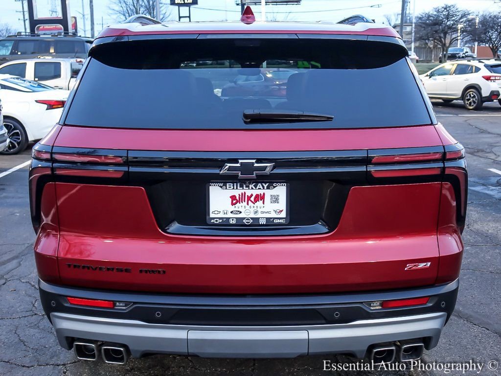 Used 2024 Chevrolet Traverse Z71 w/ Enhanced Driving Package image 8