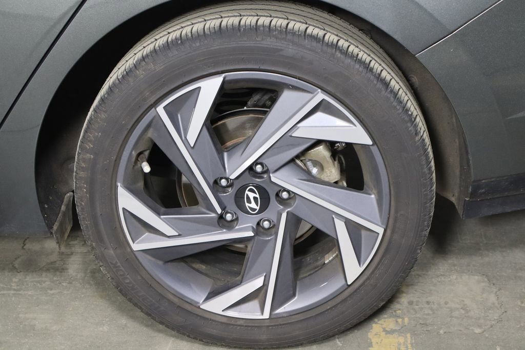 Used 2025 Hyundai Elantra SEL FWD image 42