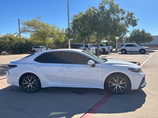 Used 2023 Toyota Camry SE FWD image 4