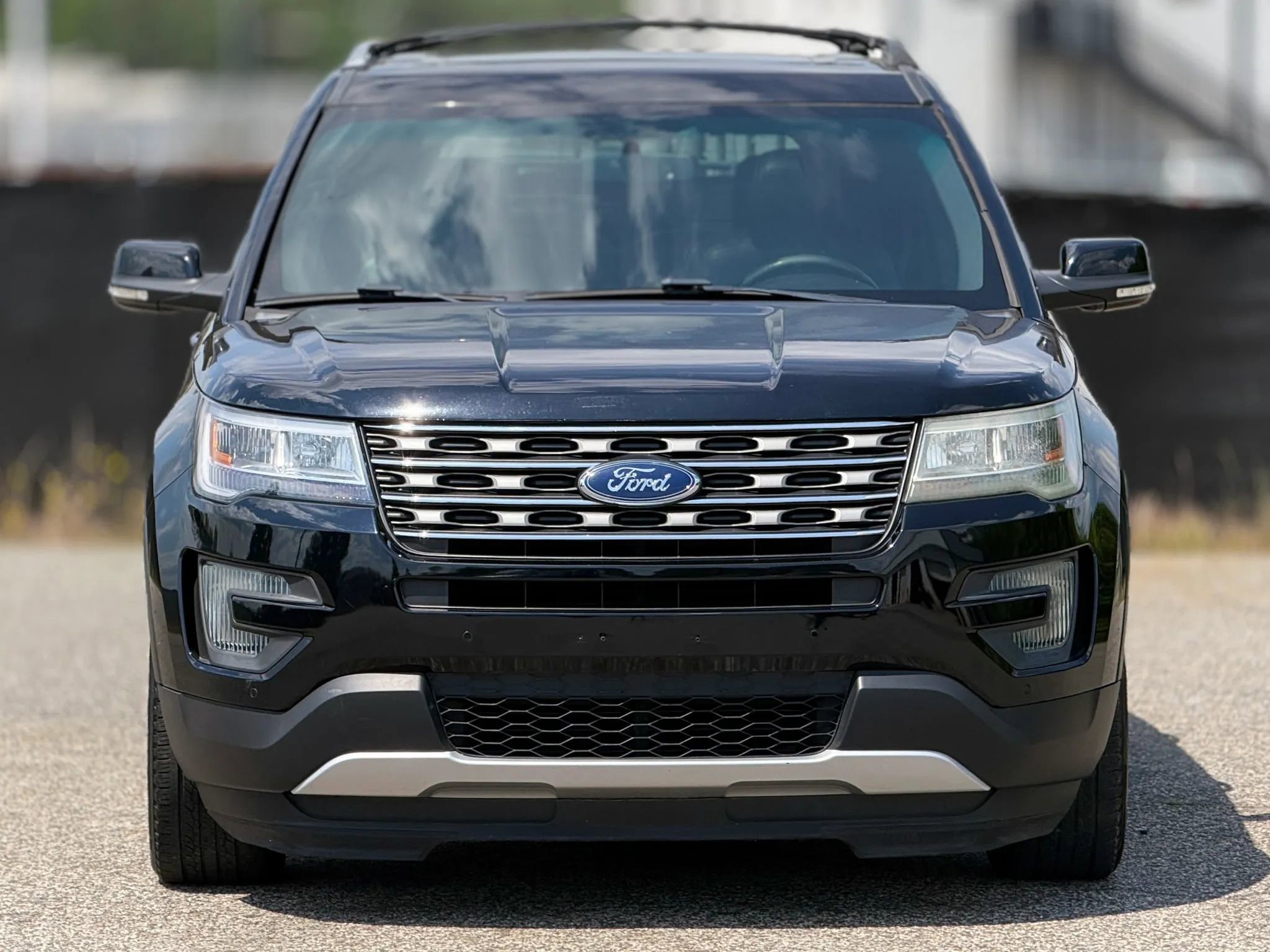 Used 2016 Ford Explorer XLT w/ Equipment Group 202A FWD image 5