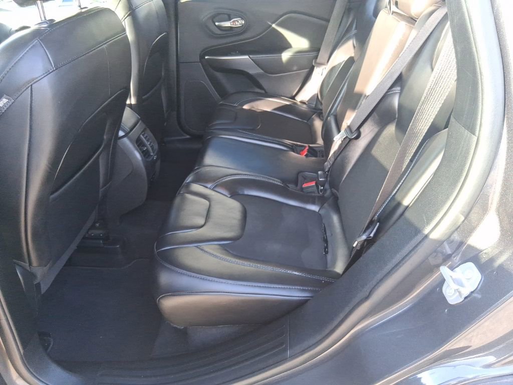 Used 2020 Jeep Cherokee Latitude Plus image 20