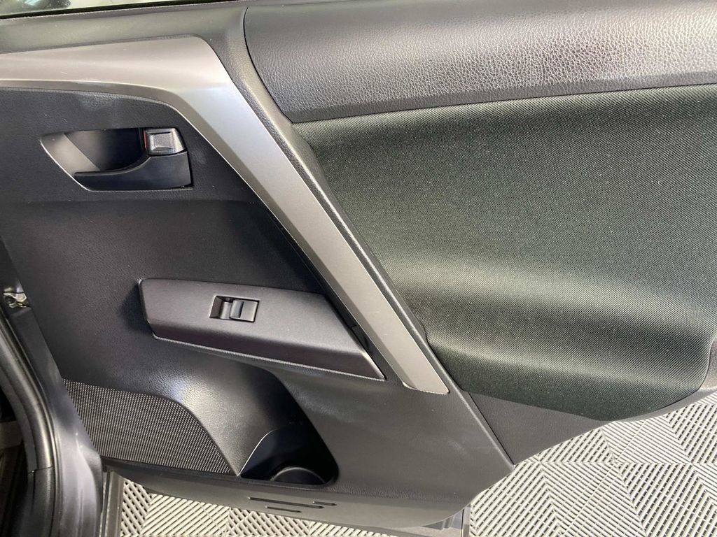 Used 2018 Toyota RAV4 LE w/ All Weather Liner Package AWD/4WD image 24