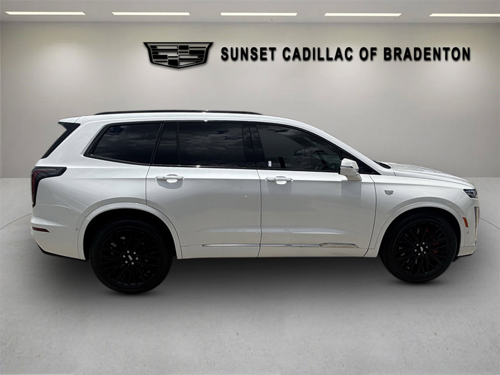 Certified 2023 Cadillac XT6 Sport w/ Platinum Package AWD/4WD image 2