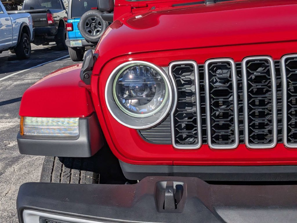Used 2026 Jeep Wrangler Unlimited Sahara AWD/4WD image 10