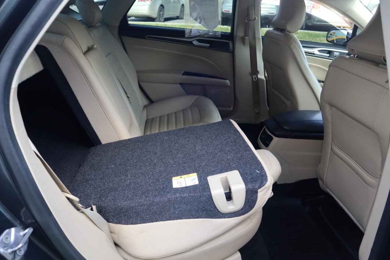Used 2016 Ford Fusion SE w/ Equipment Group 202A image 43