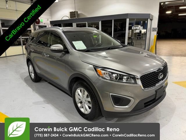 Used 2017 Kia Sorento FWD image 3