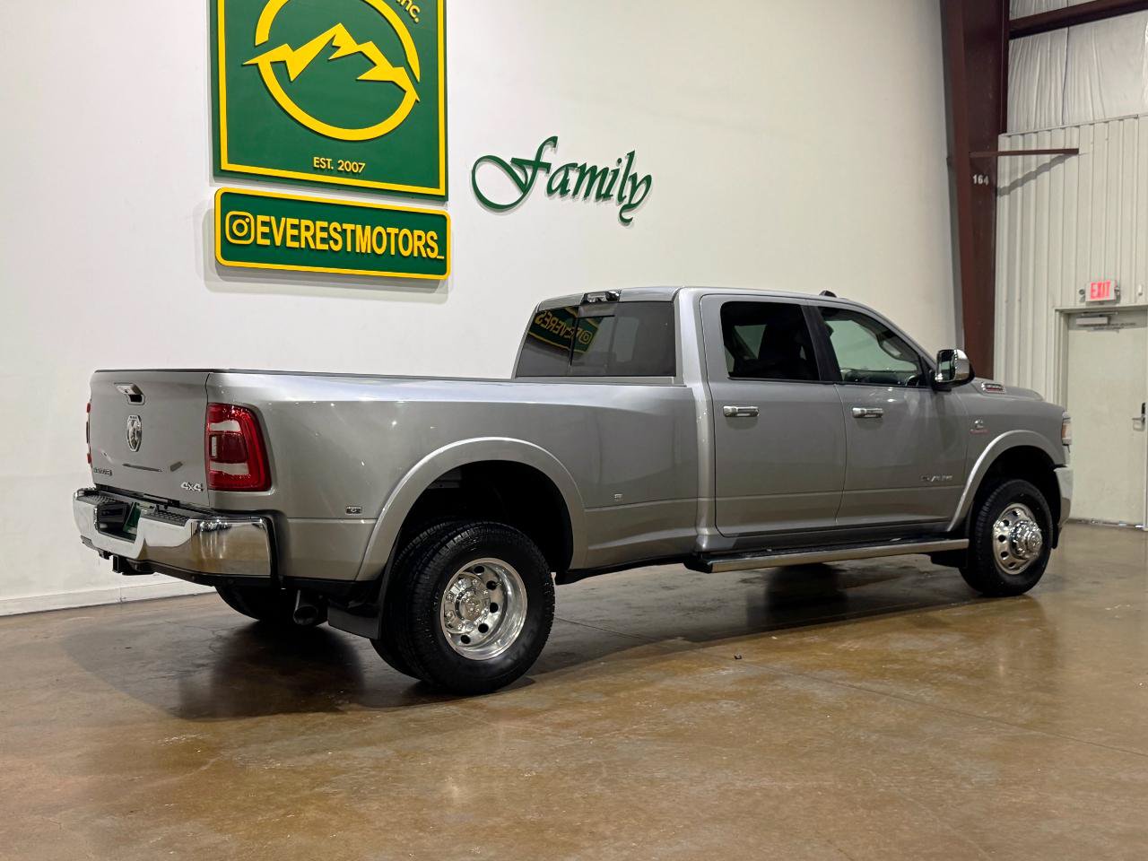 Used 2022 RAM 3500 Laramie AWD/4WD image 8