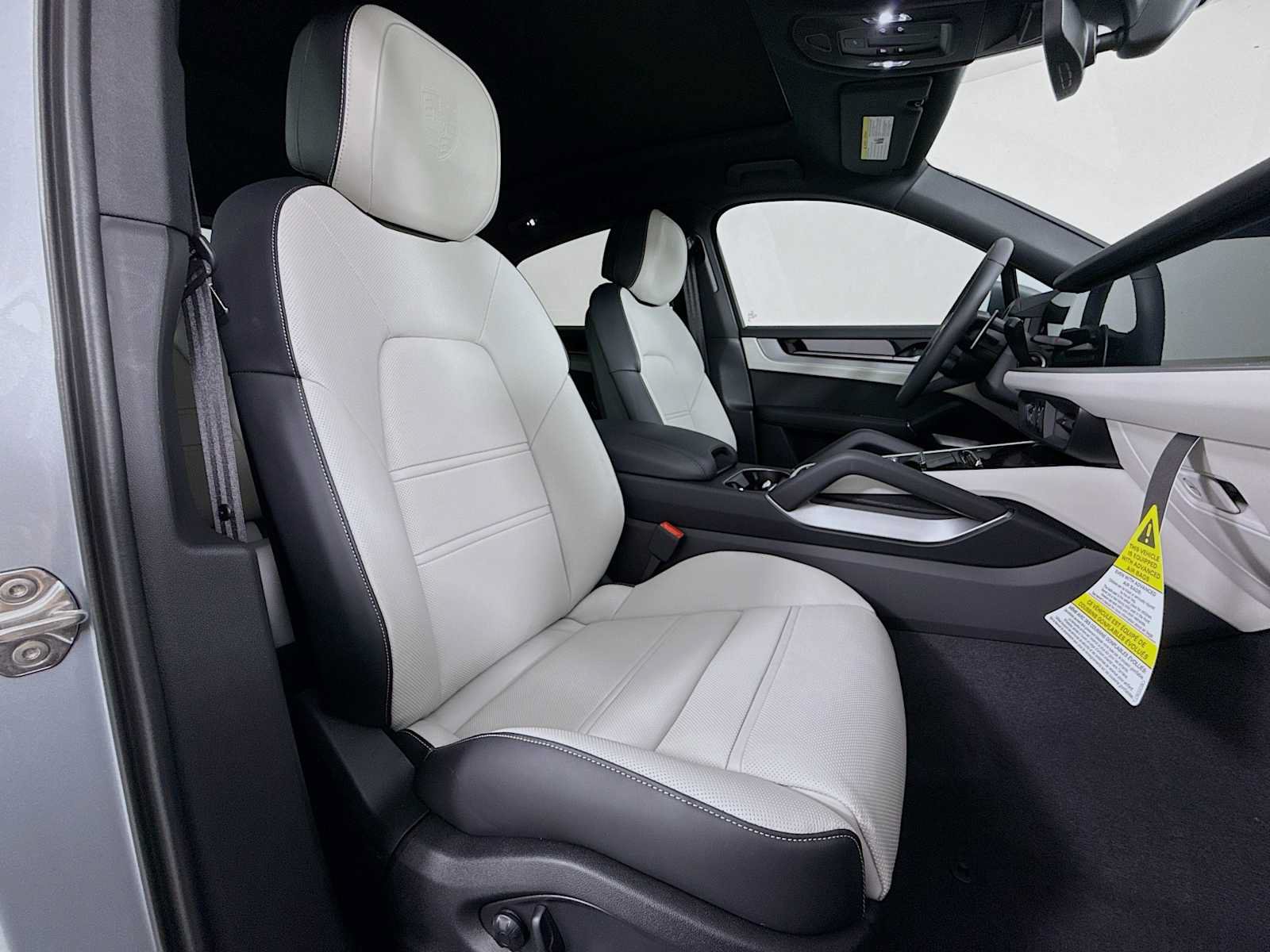 New 2026 Porsche Cayenne Coupe AWD/4WD image 30
