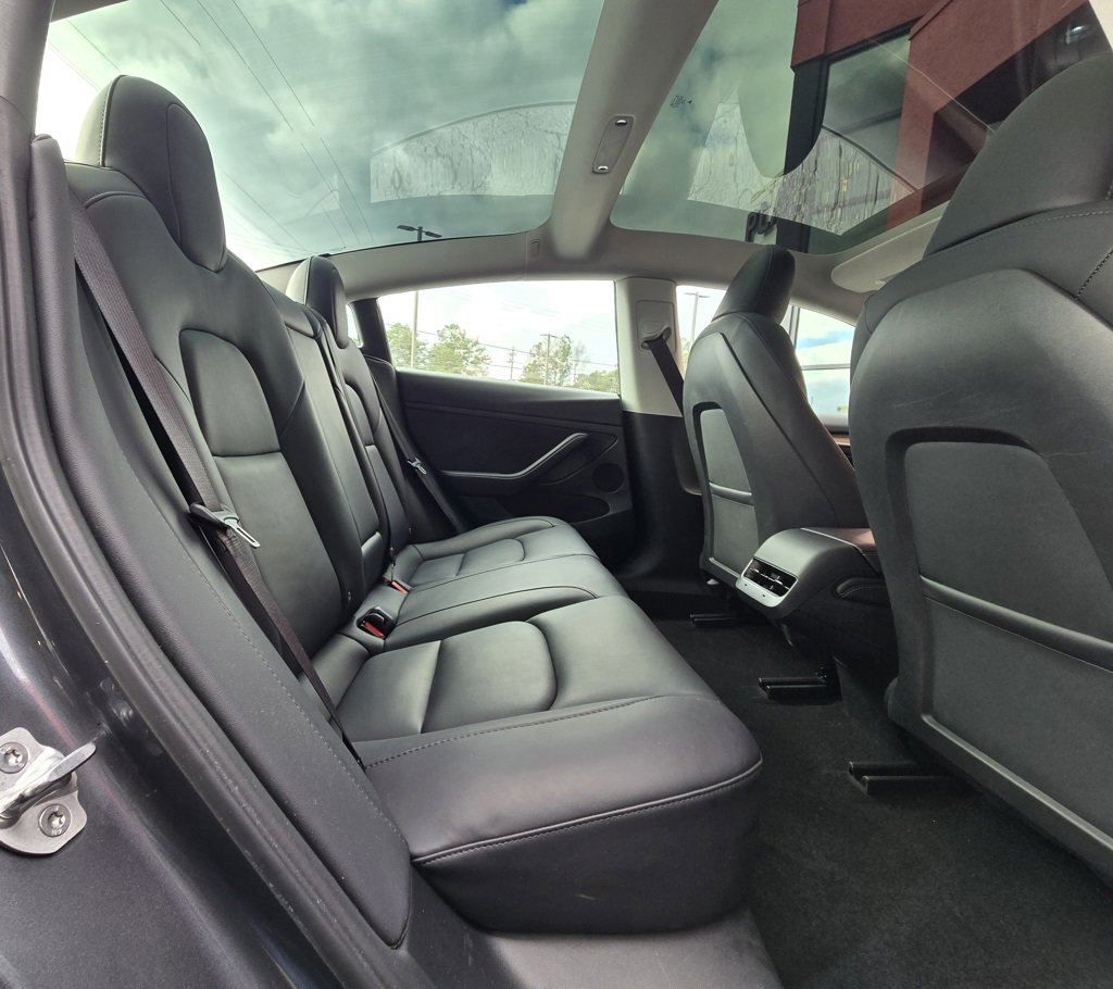 Used 2023 Tesla Model 3 Standard Range image 17