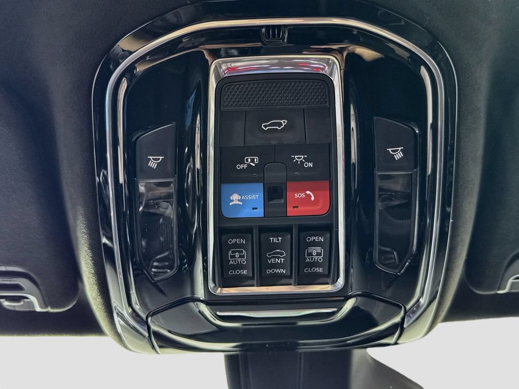 Used 2023 Jeep Grand Wagoneer Series II AWD/4WD image 23