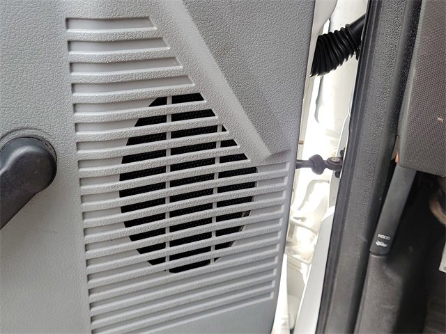 Used 2015 Ford F550 2WD Regular Cab Super Duty image 32