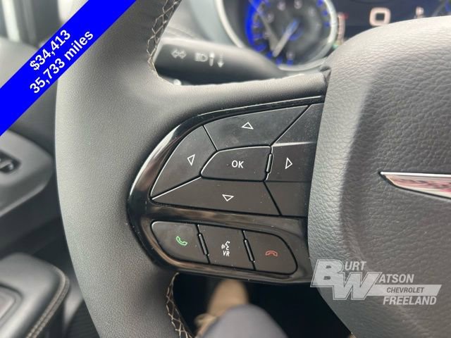 Used 2025 Chrysler Pacifica Limited image 14