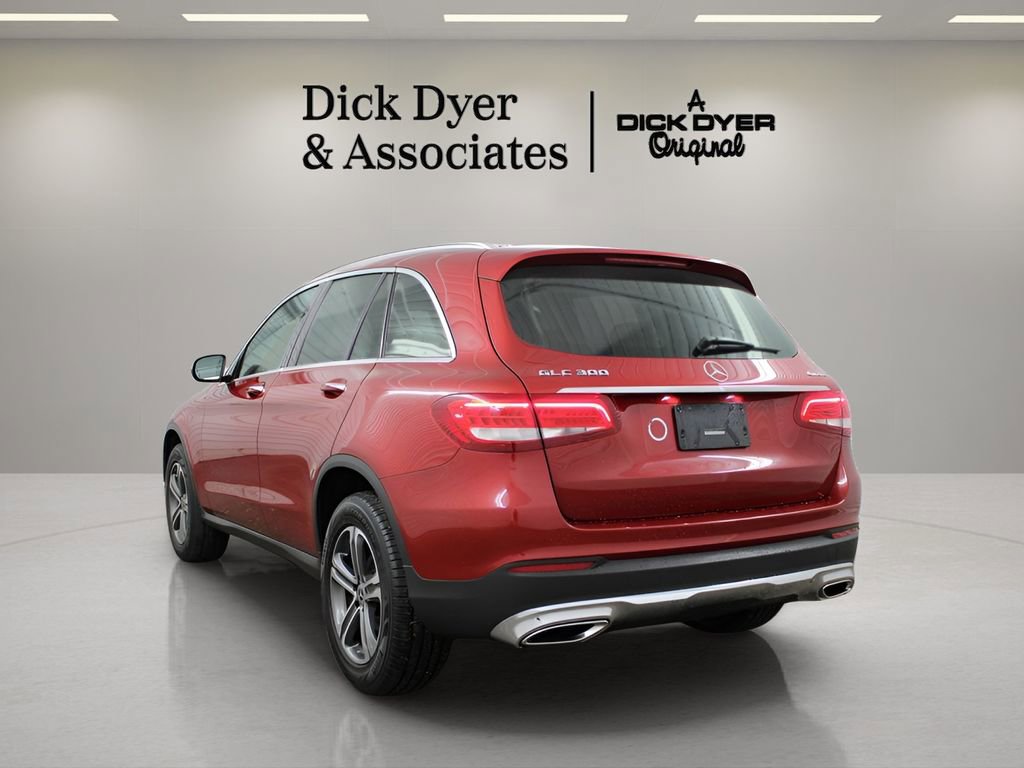 Used 2019 Mercedes-Benz GLC 300 4MATIC image 4