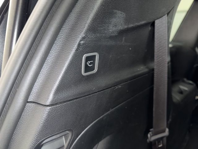 Used 2025 Chrysler Pacifica Select image 39