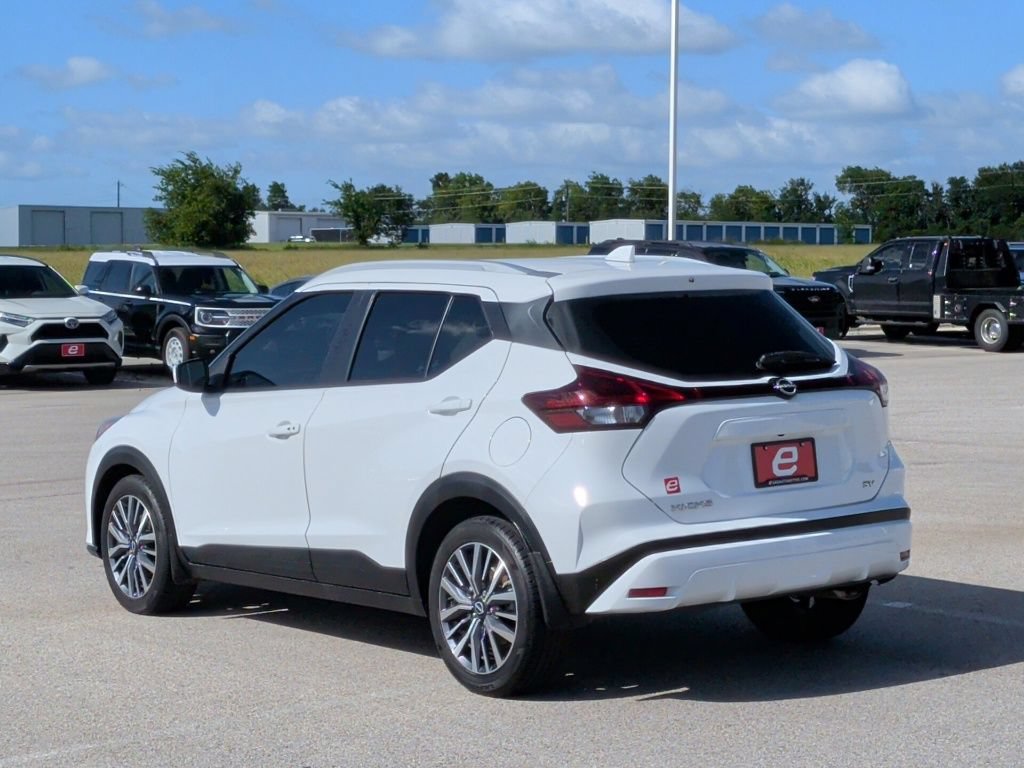 Used 2023 Nissan Kicks SV FWD image 6