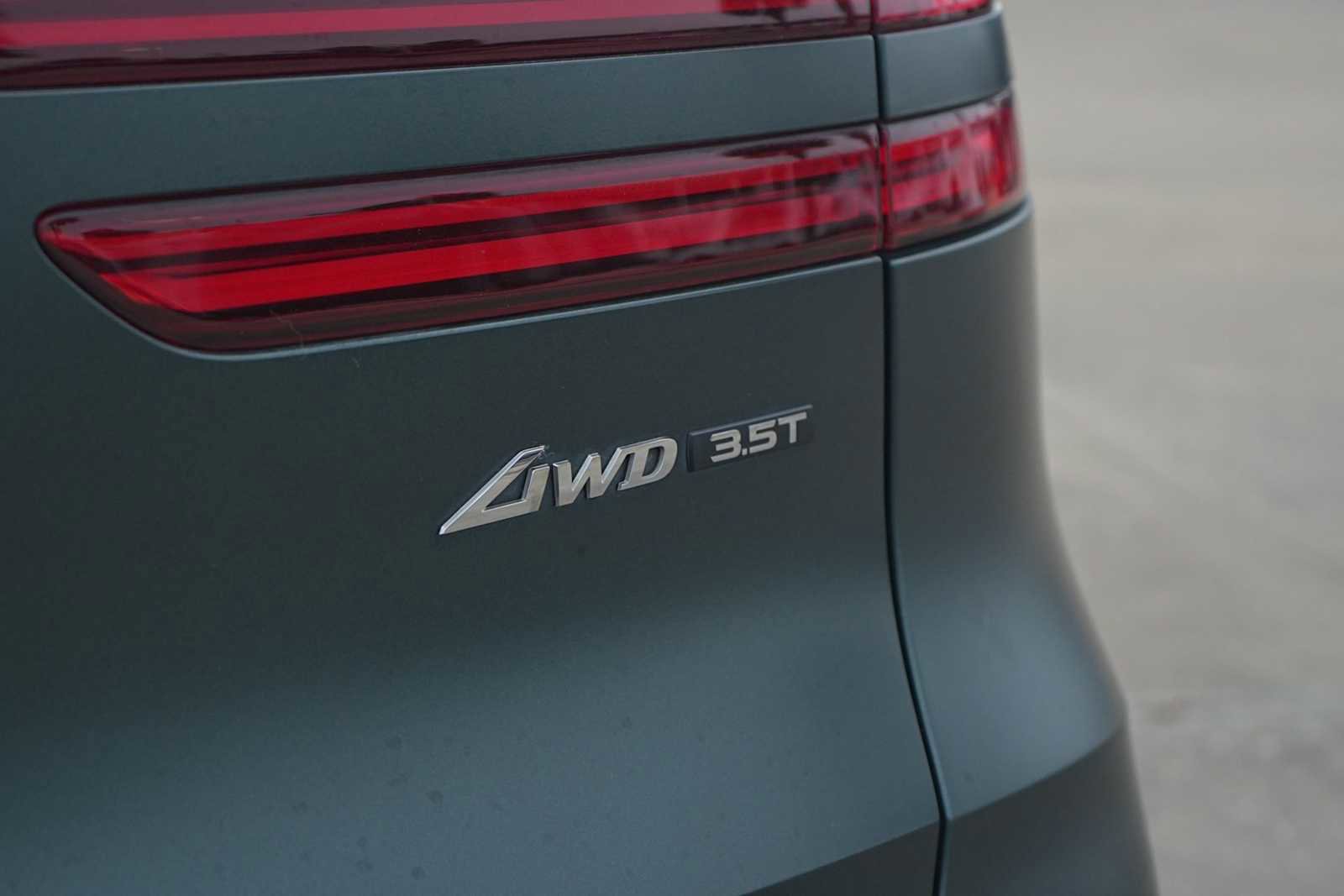 Used 2024 Genesis GV70 3.5T Sport w/ Sport Prestige Package AWD/4WD image 8