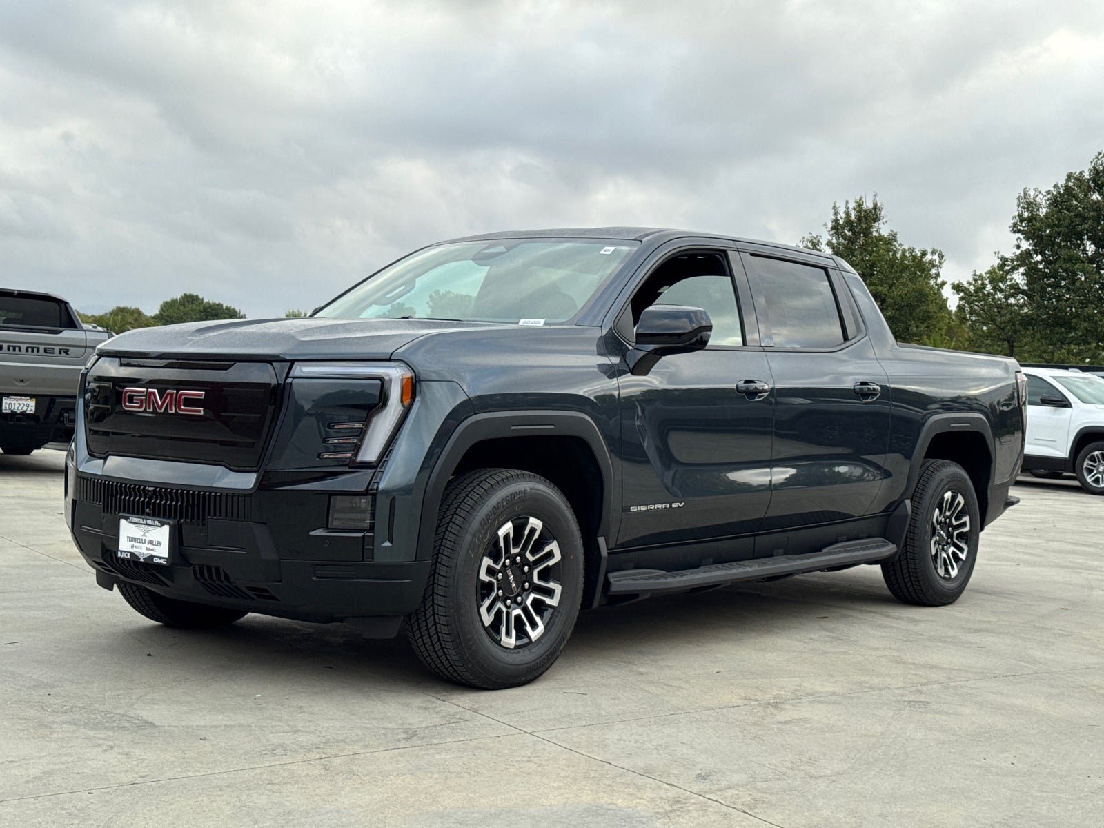 Used 2026 GMC Sierra EV Elevation AWD/4WD image 4