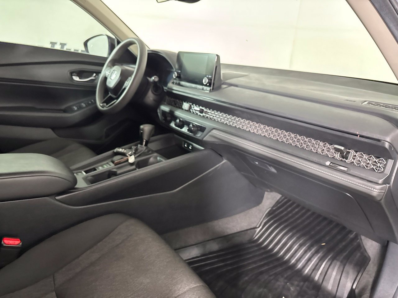 Used 2025 Honda Accord SE image 32