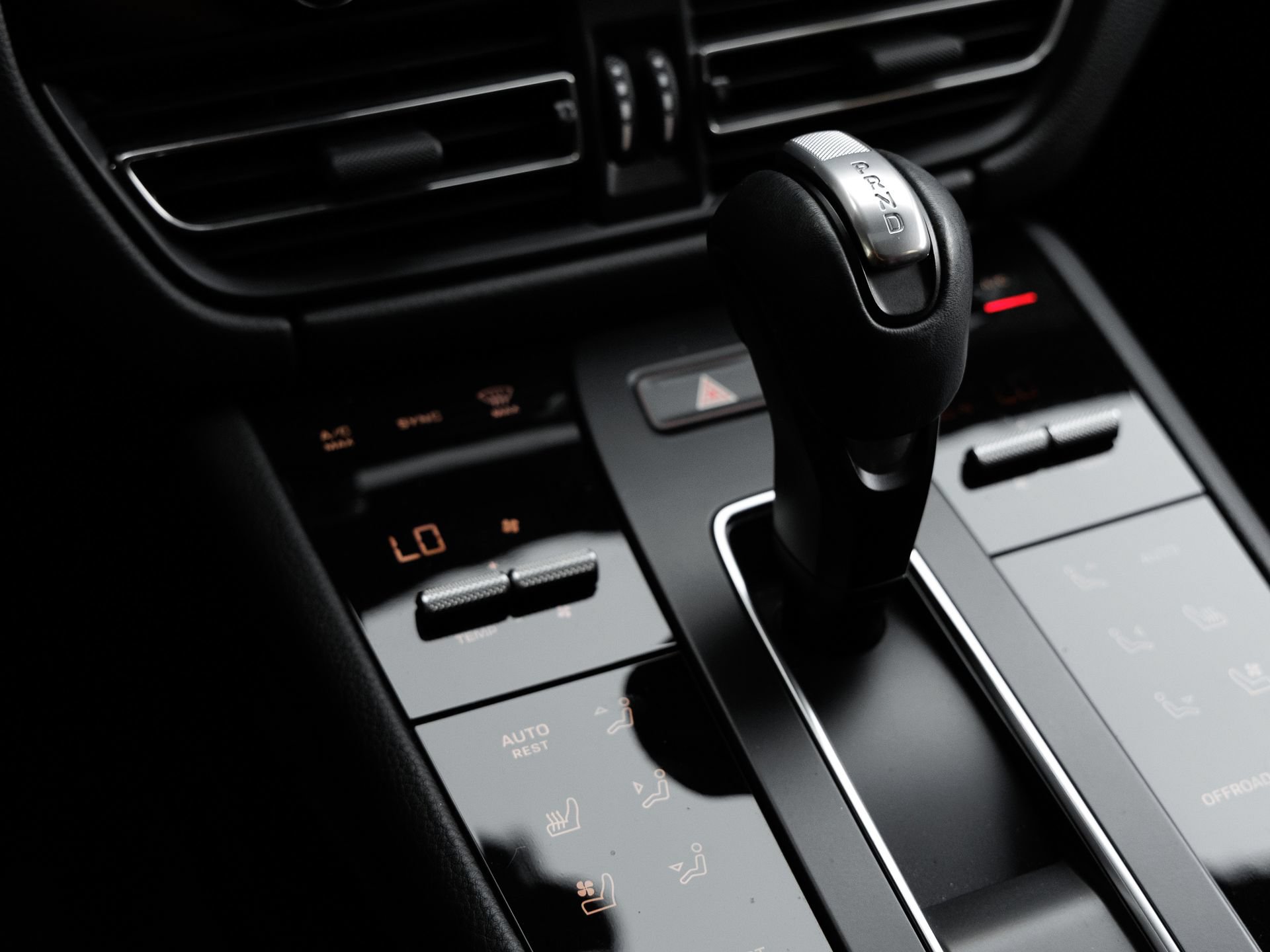 Certified 2023 Porsche Macan S AWD/4WD image 22