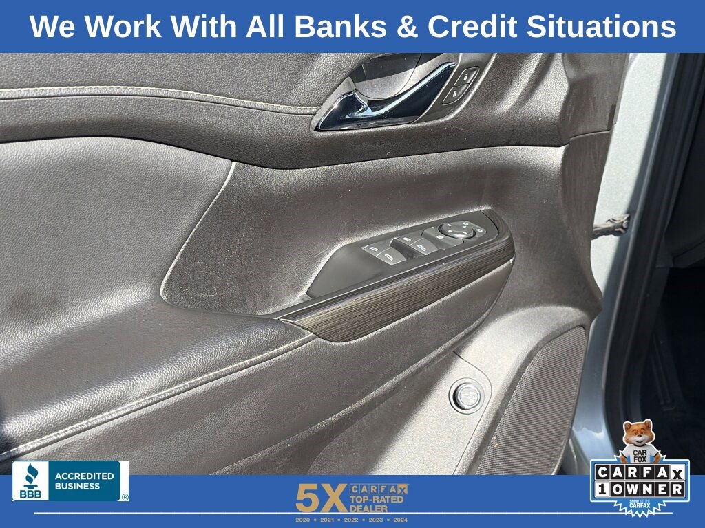 Used 2023 GMC Acadia SLT image 26