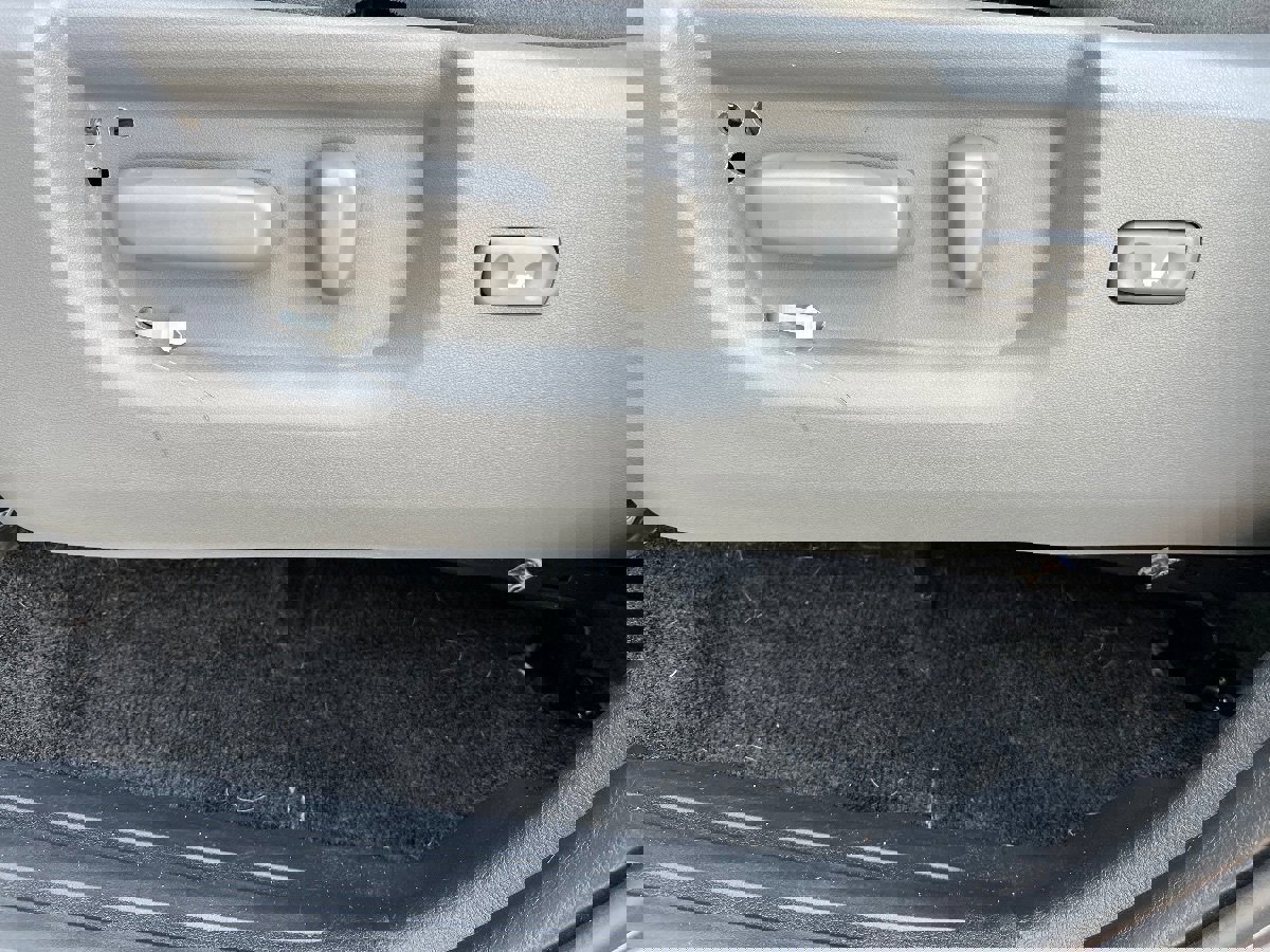 Used 2014 Toyota Sequoia SR5 AWD/4WD image 29