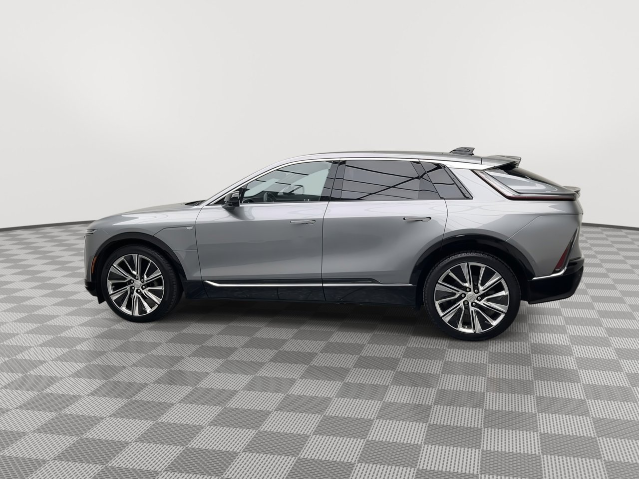 Used 2024 Cadillac Lyriq Luxury w/ LPO, Floor Liner Package image 40