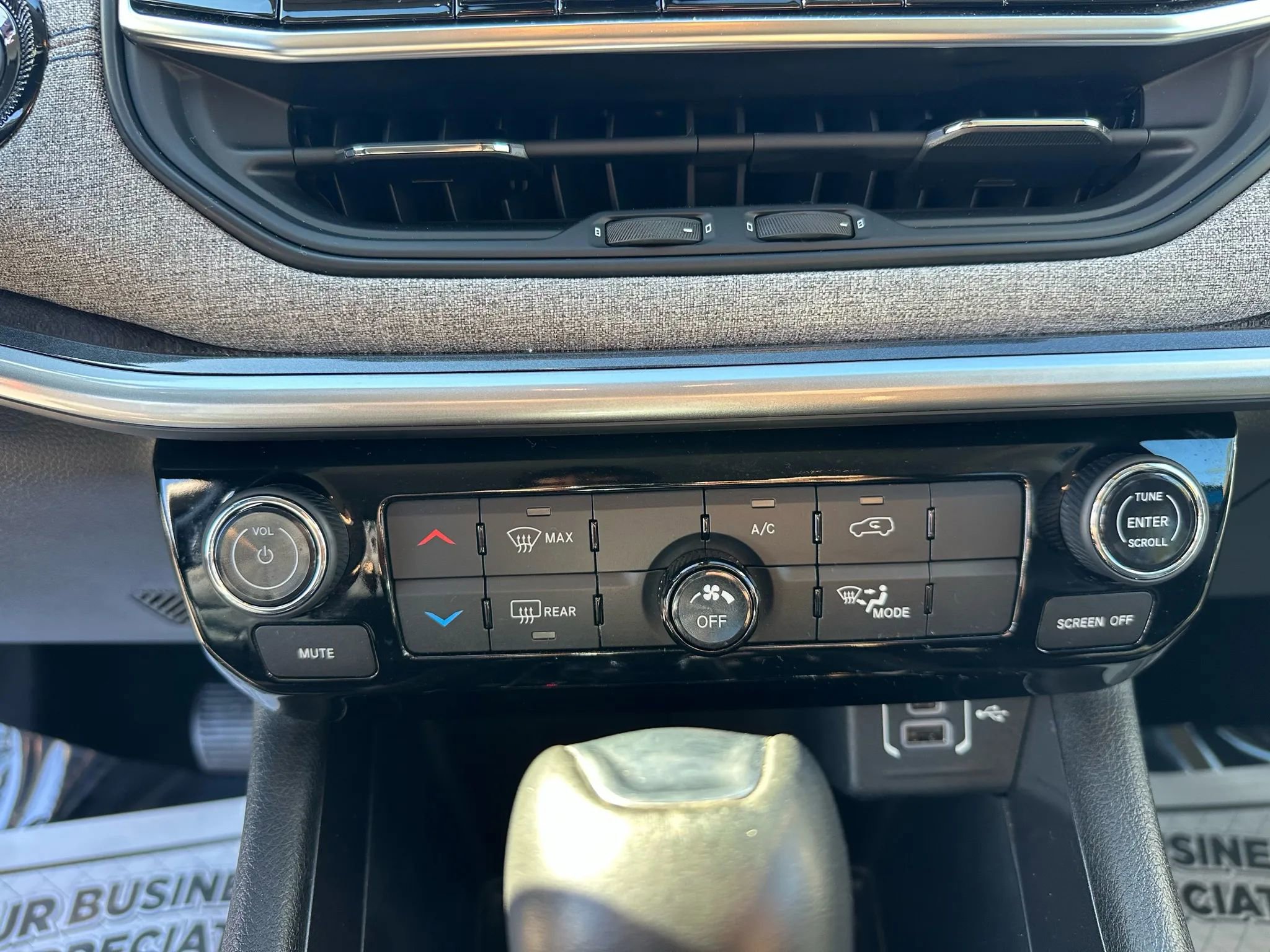 Used 2022 Jeep Compass Latitude image 21