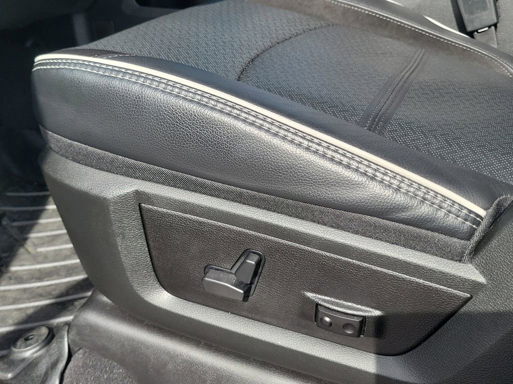 Used 2025 RAM 2500 Laramie AWD/4WD image 18