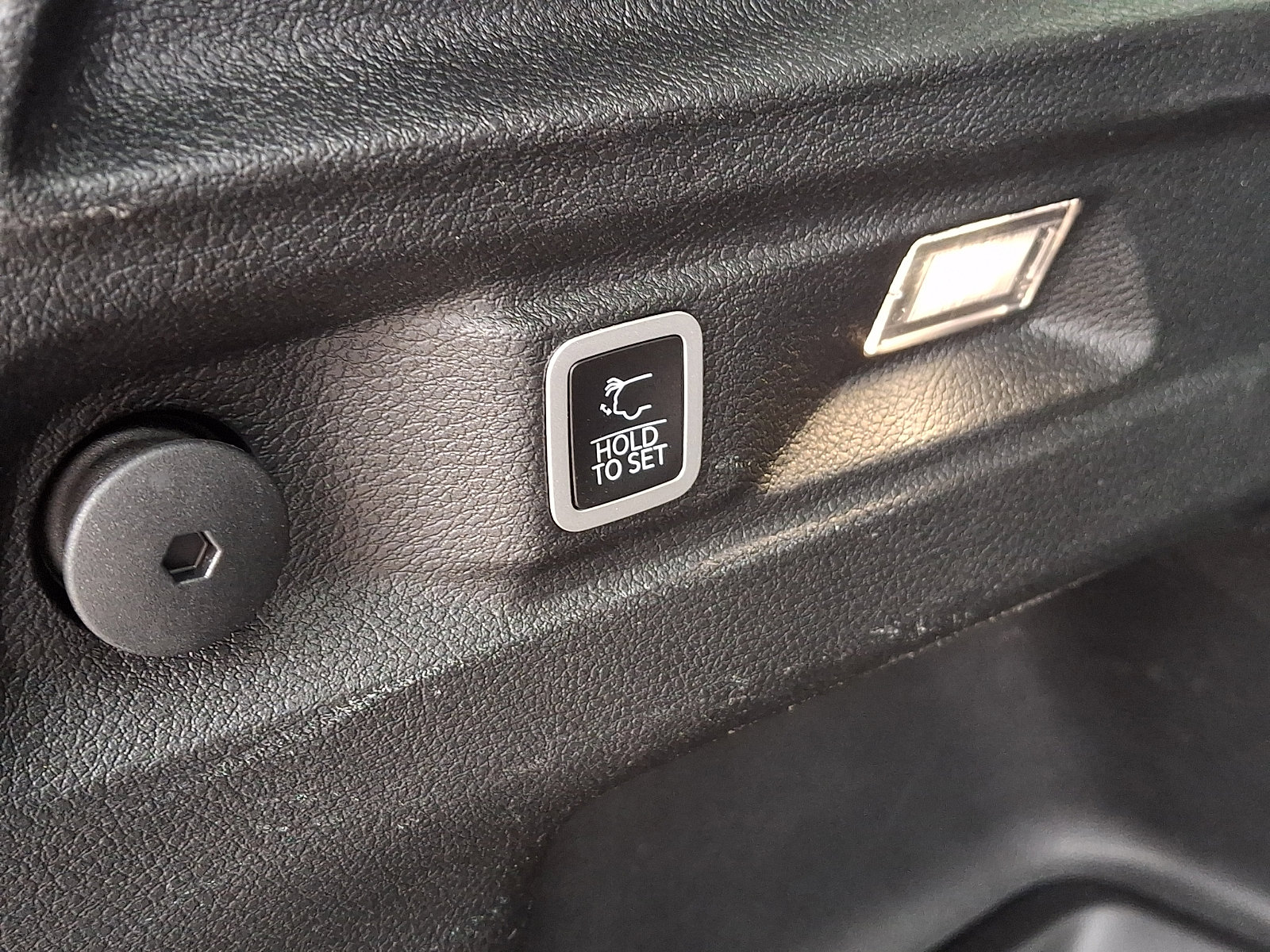 Certified 2023 Jeep Grand Cherokee L Limited AWD/4WD image 30