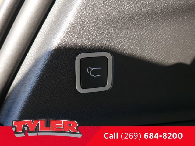 New 2026 Chrysler Pacifica Select AWD/4WD image 19