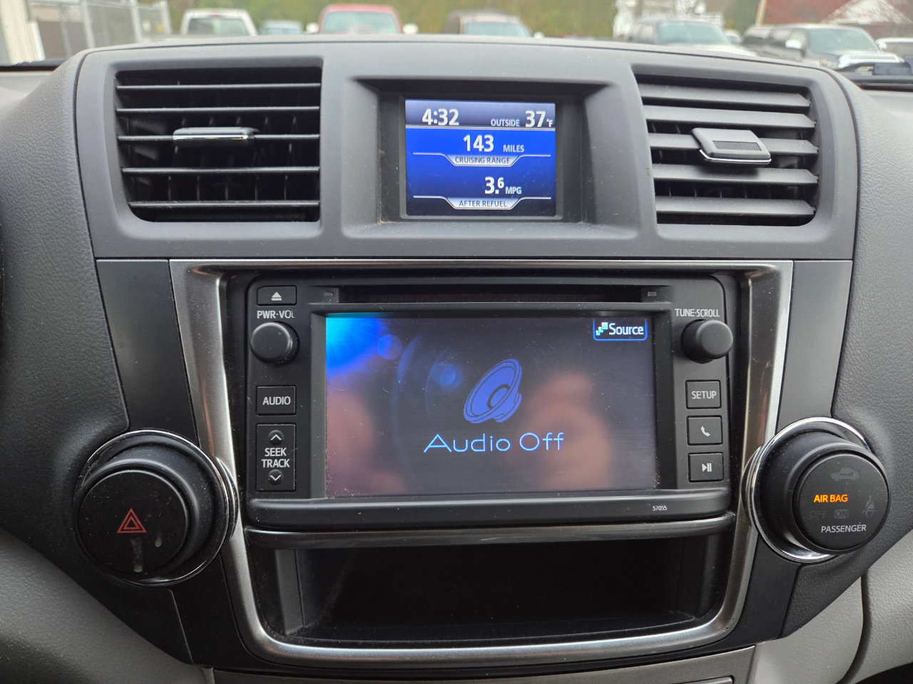 Used 2013 Toyota Highlander SE image 15