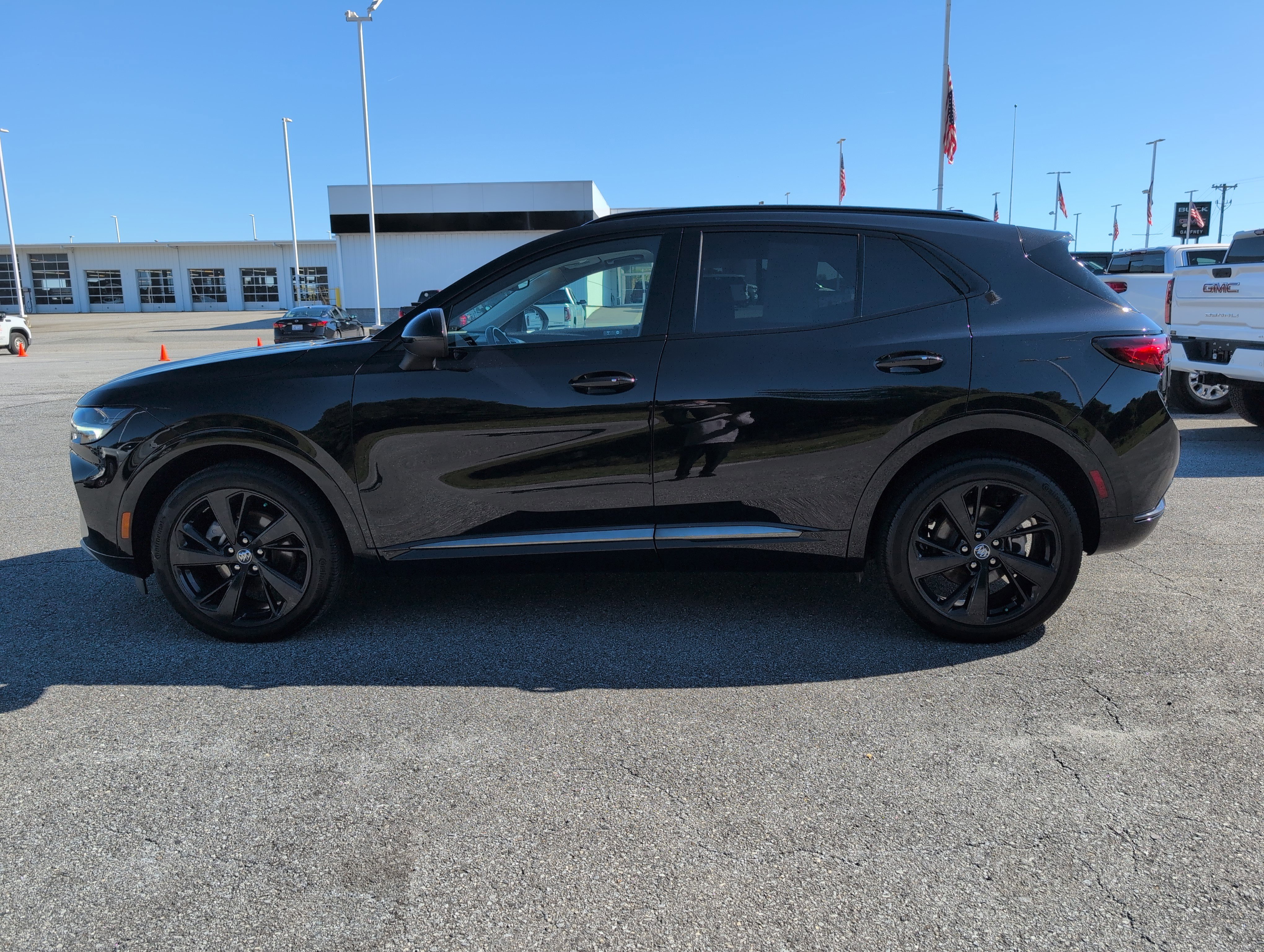 Used 2023 Buick Envision Essence w/ Sport Touring Package image 3