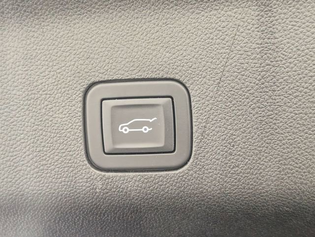 Certified 2025 GMC Yukon XL Denali AWD/4WD image 31