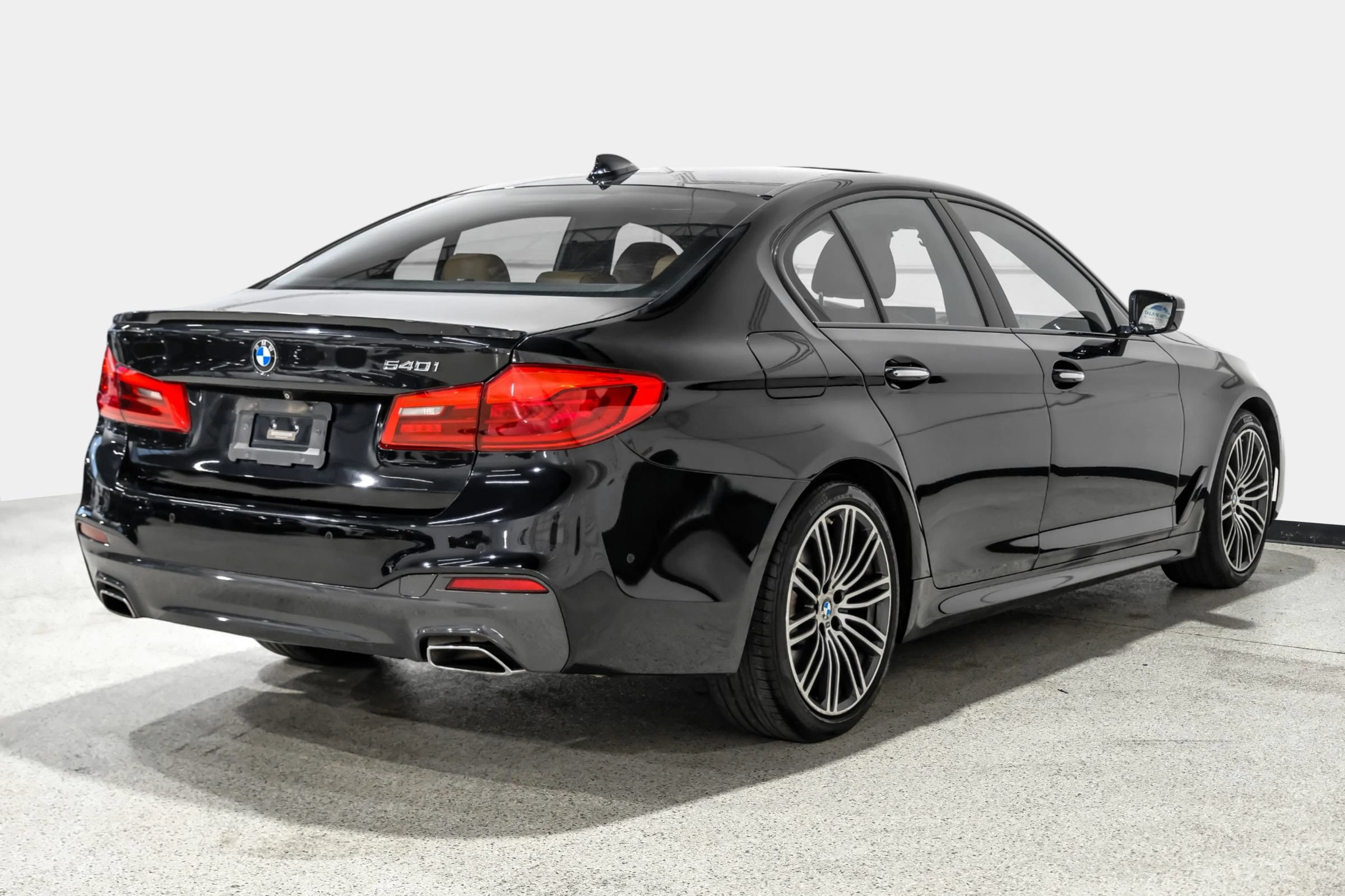 Used 2017 BMW 540i RWD image 6