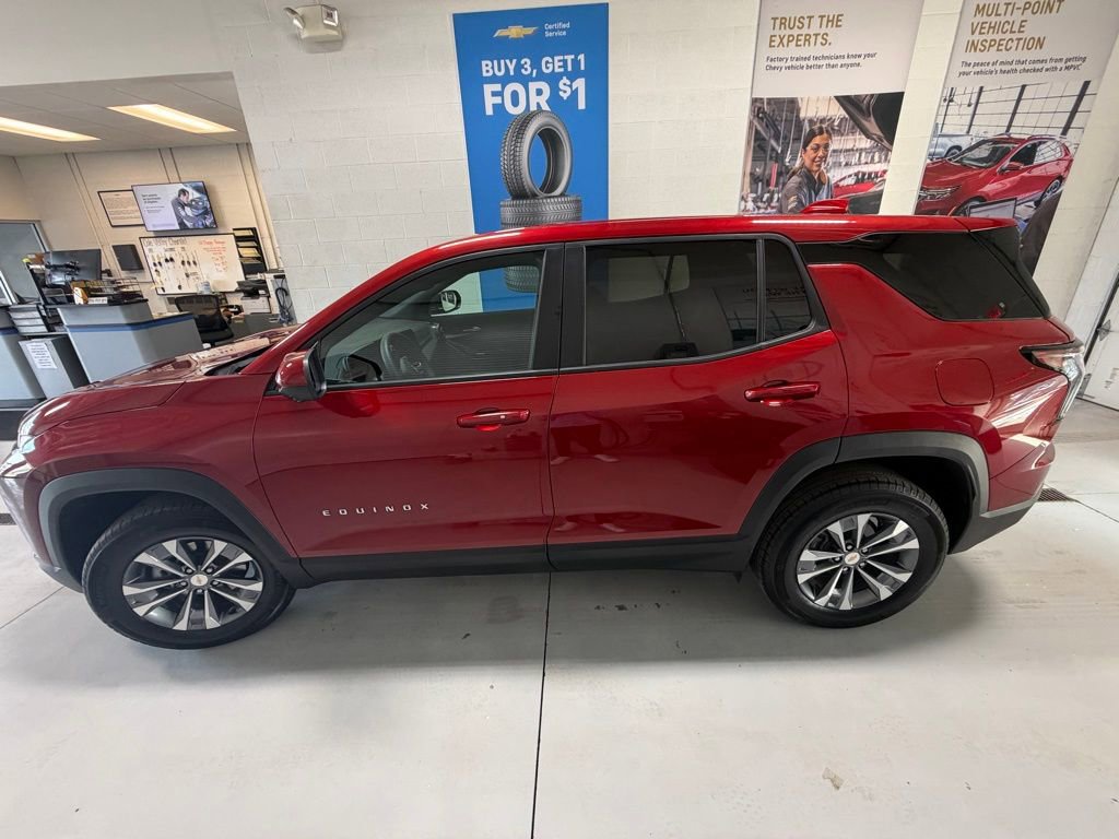 Used 2026 Chevrolet Equinox LT w/ Convenience Package II image 4