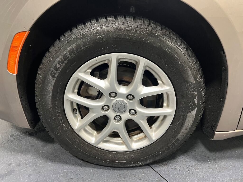 Used 2017 Chrysler Pacifica LX image 14