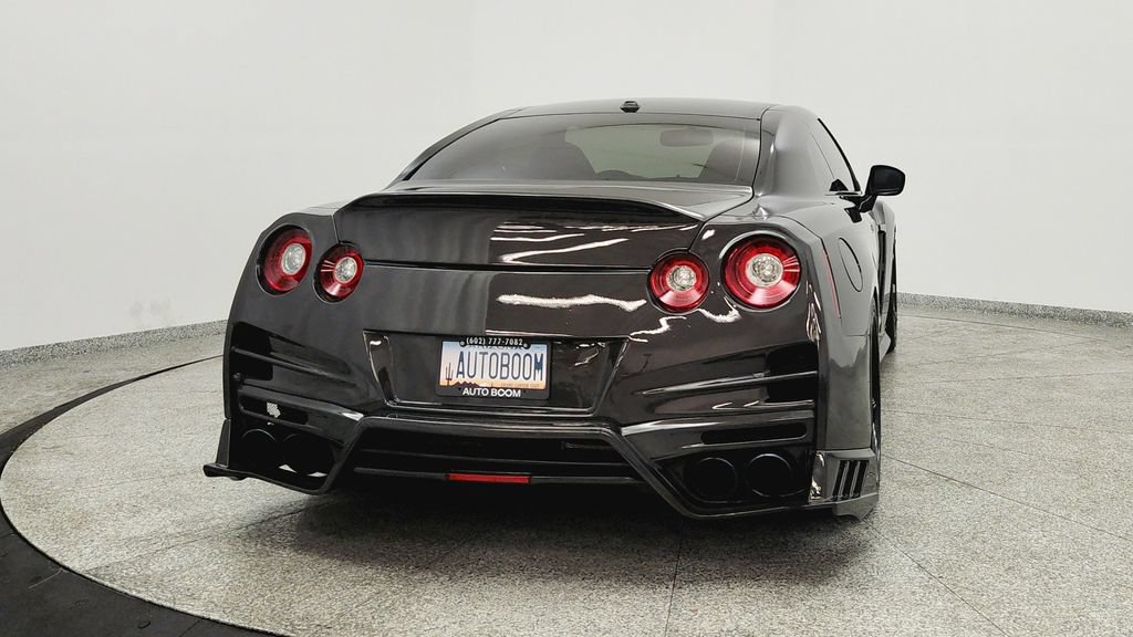 Used 2018 Nissan GT-R Premium AWD/4WD image 4