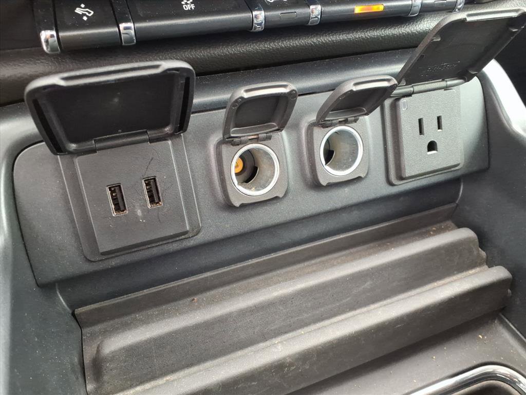 Used 2018 Chevrolet Silverado 1500 High Country image 19