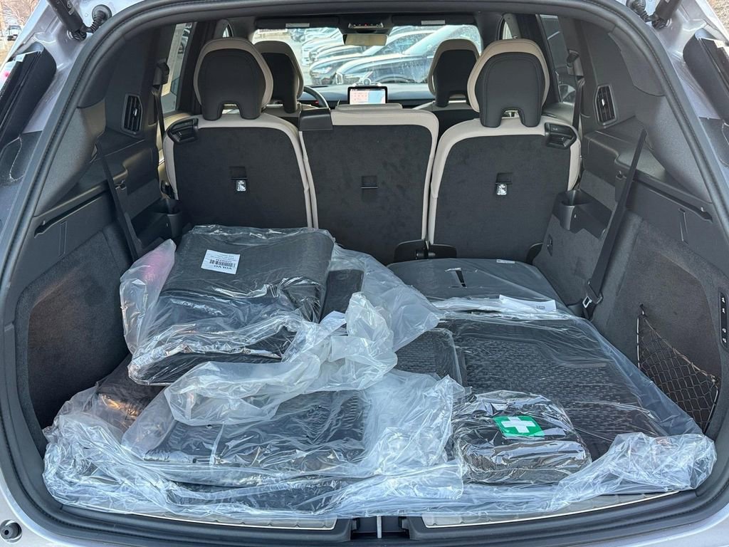 New 2026 Volvo EX90 Ultra AWD/4WD image 5
