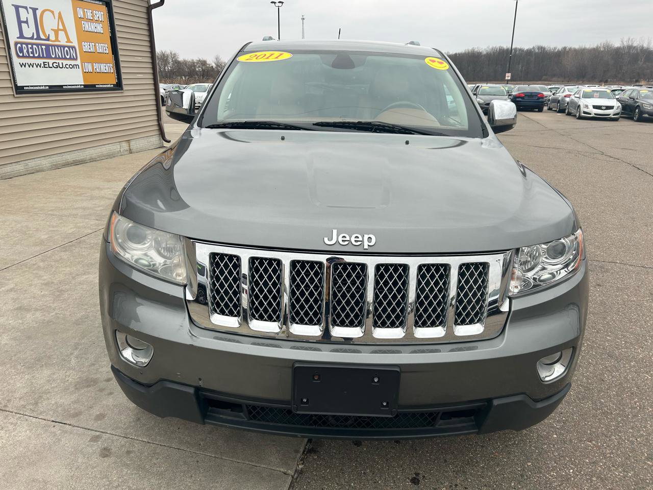Used 2011 Jeep Grand Cherokee Overland Summit image 2