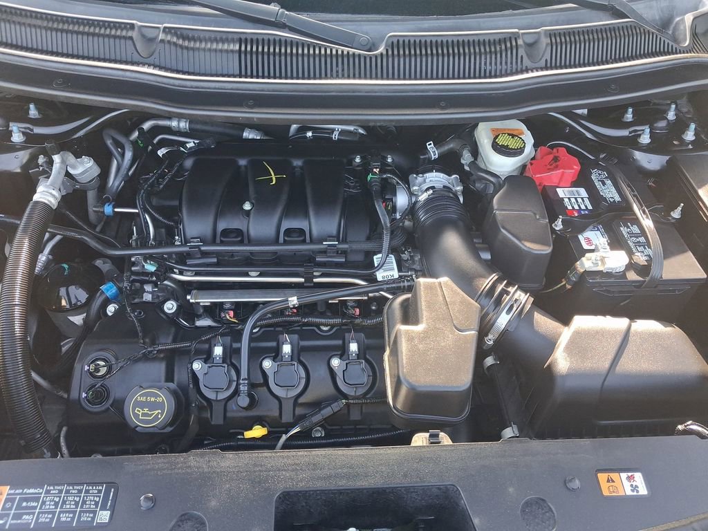 Used 2017 Ford Explorer XLT w/ Equipment Group 201A FWD image 26