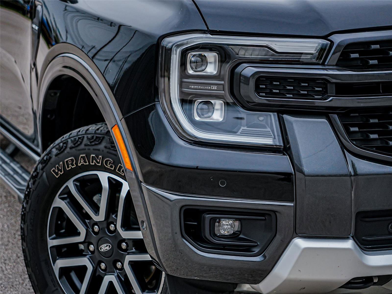 Certified 2024 Ford Ranger Lariat w/ FX4 Off-Road Package AWD/4WD image 3