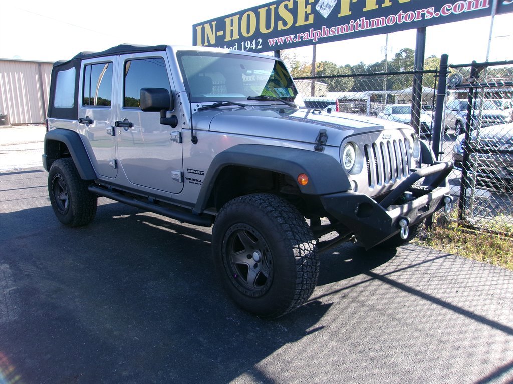 Used 2016 Jeep Wrangler Unlimited Sport w/ Connectivity Group image 5