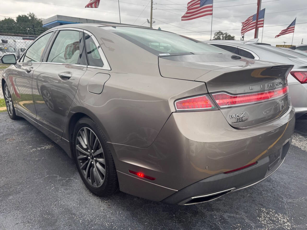 Used 2019 Lincoln MKZ Premiere image 3