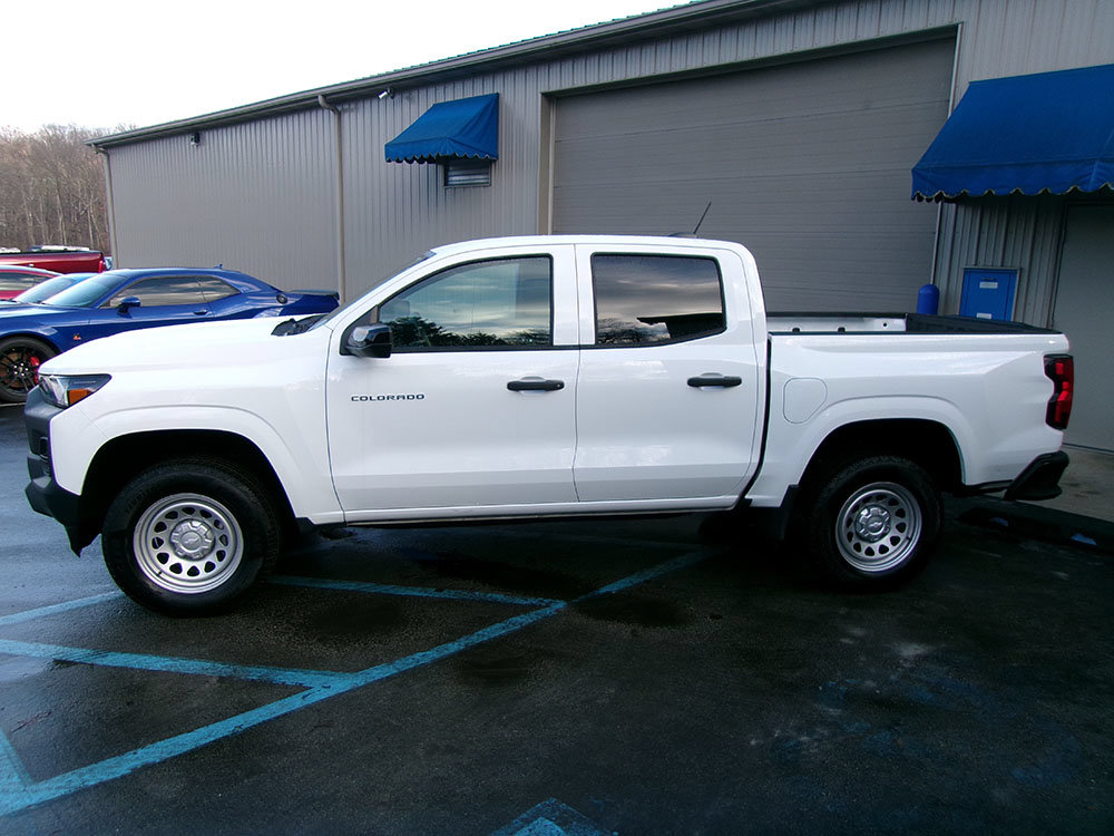 Used 2024 Chevrolet Colorado W/T w/ WT Convenience Package II RWD image 2