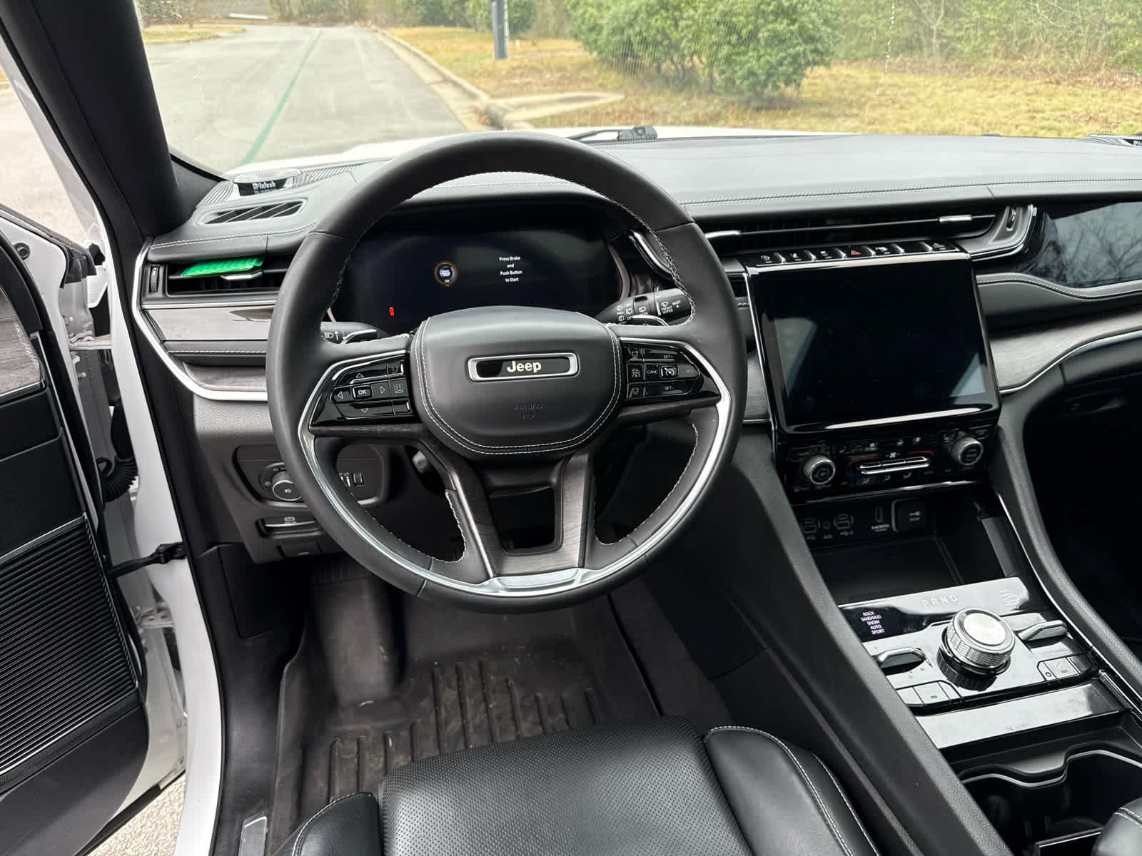 Used 2023 Jeep Grand Cherokee Overland w/ Luxury Tech Group IV image 8