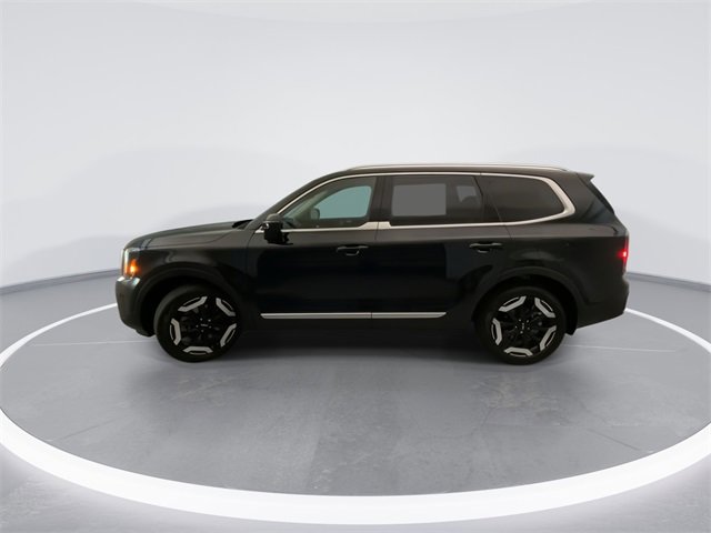 Used 2024 Kia Telluride EX w/ EX Captain's Chair Package image 9