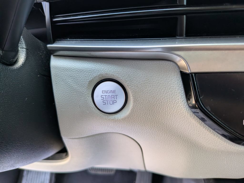 Certified 2025 Kia Sorento S w/ Panoramic Sunroof Package FWD image 28