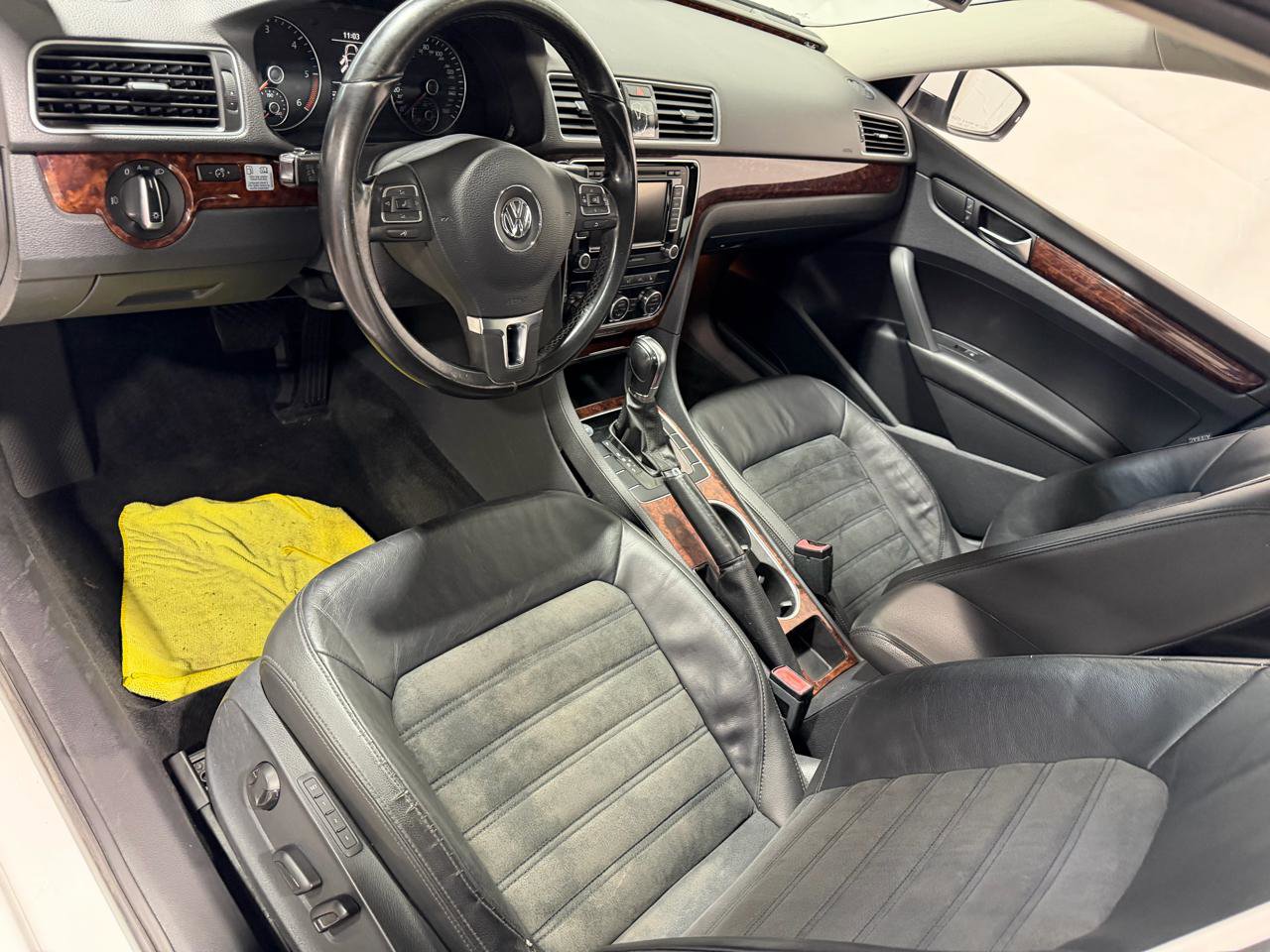 Used 2013 Volkswagen Passat TDI SEL Premium image 24